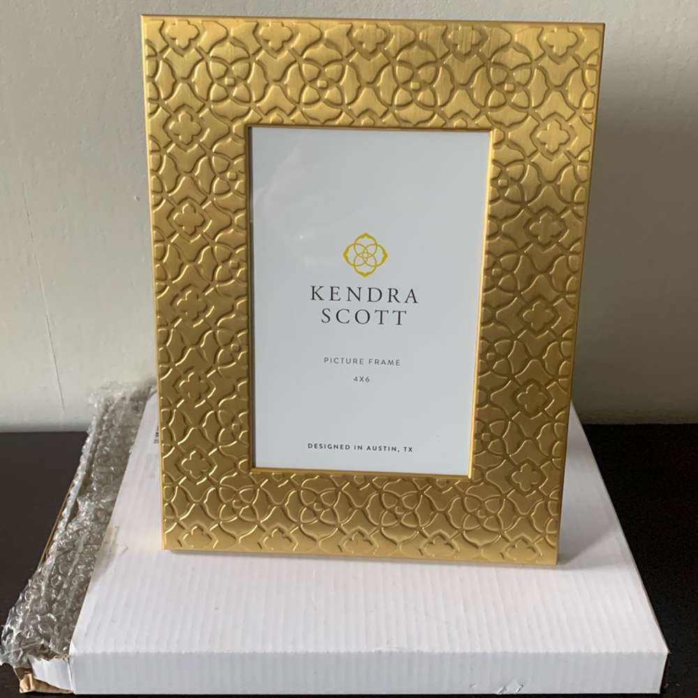 Kendra Scott 4x6 Gold Picture Frame.